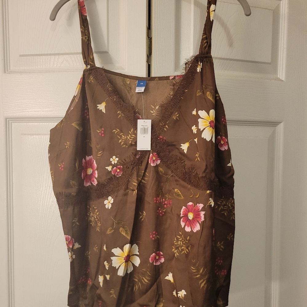 Cute Old Navy tank top!!…😊🤎